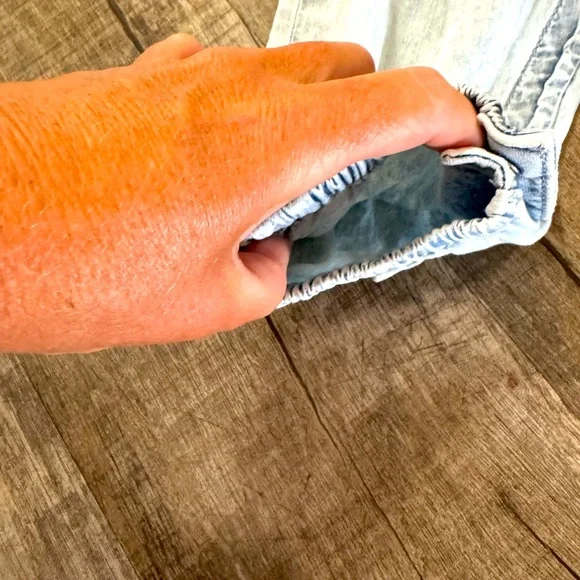 GAP 18-24 month toddler light wash denim Jumpsuit Romper with Smocked chest - Picture 2 of 6